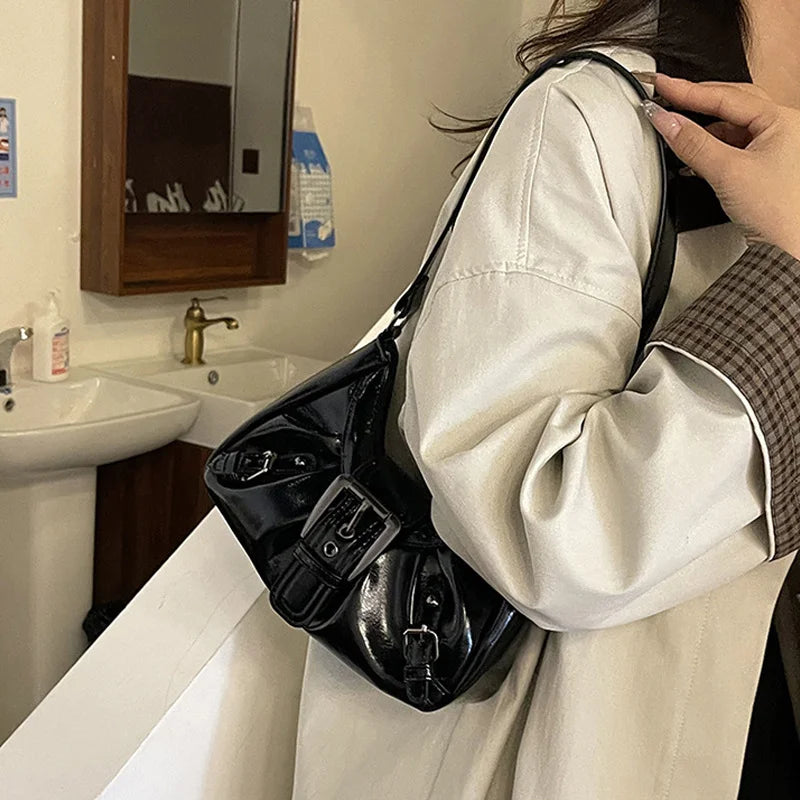 Sac Héritage – Sac à Main Plissé à Boucles Signature
