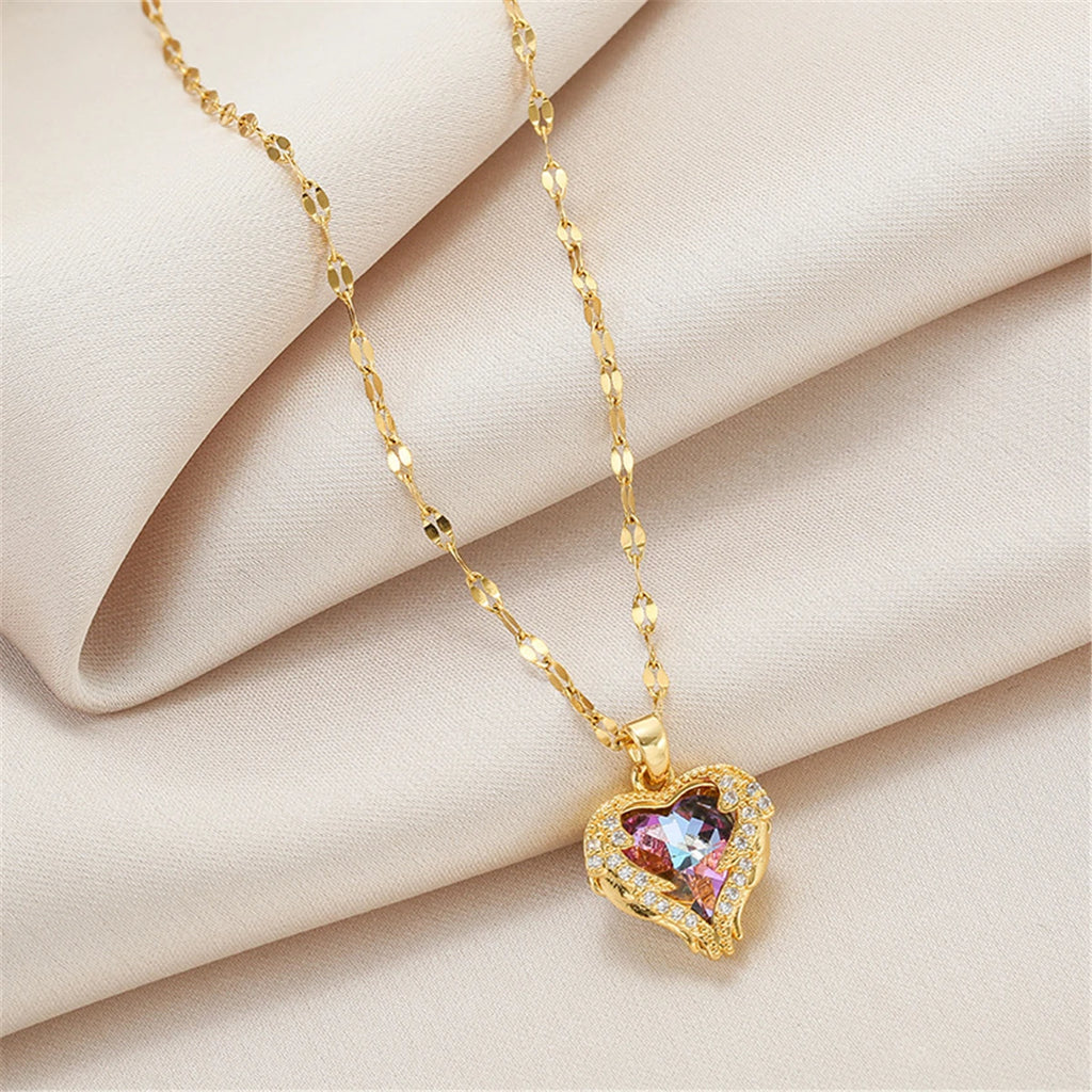 Collier Élégance Cœur – Cristal Multicolore Doré