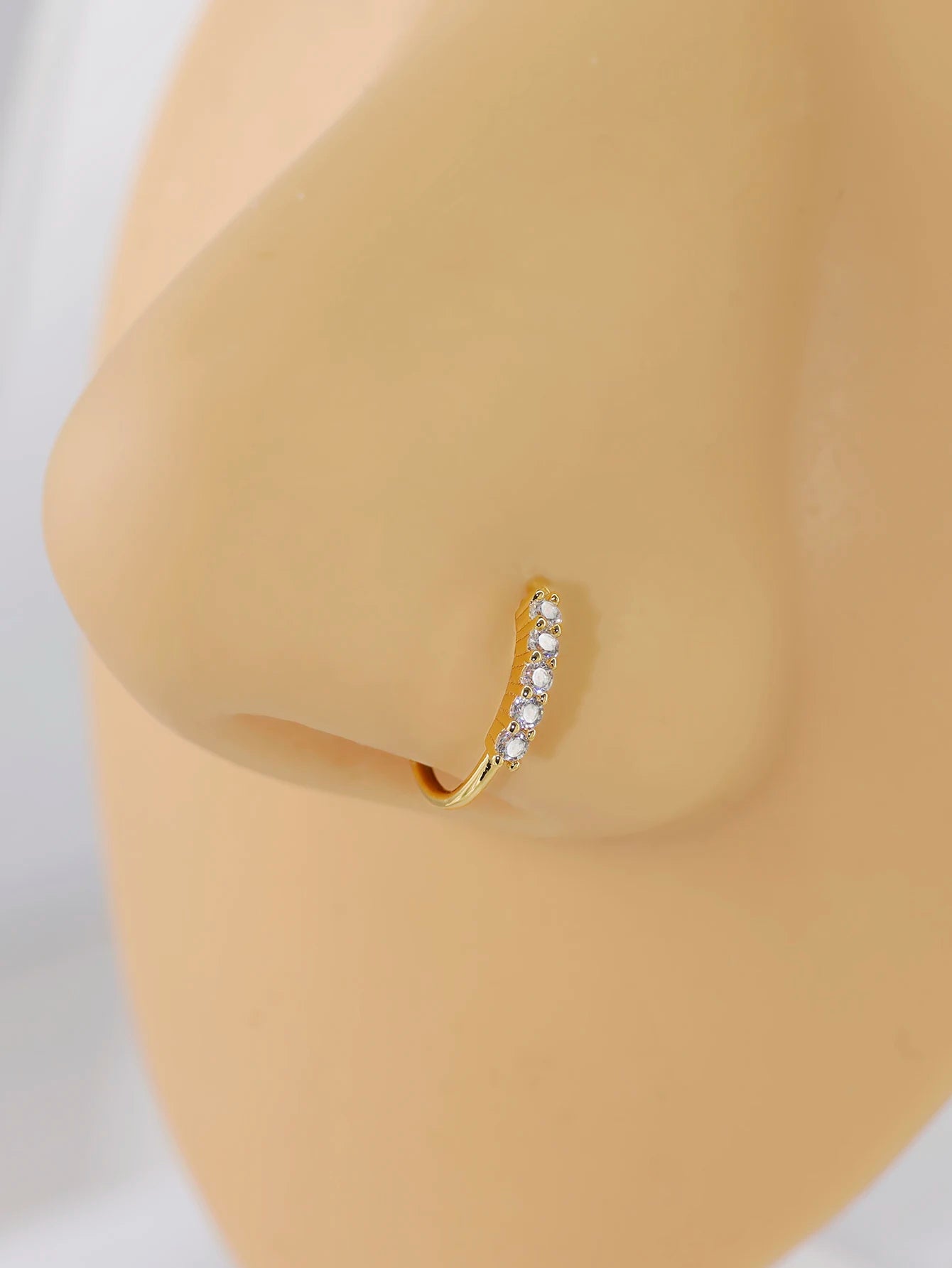 Éclat Impérial™ – Anneau de Nez Serti de Zircons