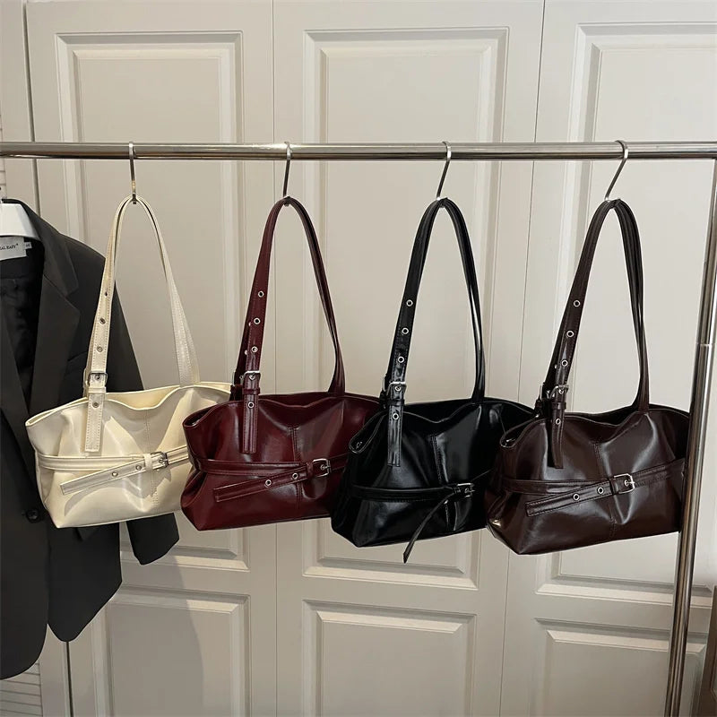 Sac à Main Femme Élégance Intemporelle – Cuir Souple & Boucle Signature