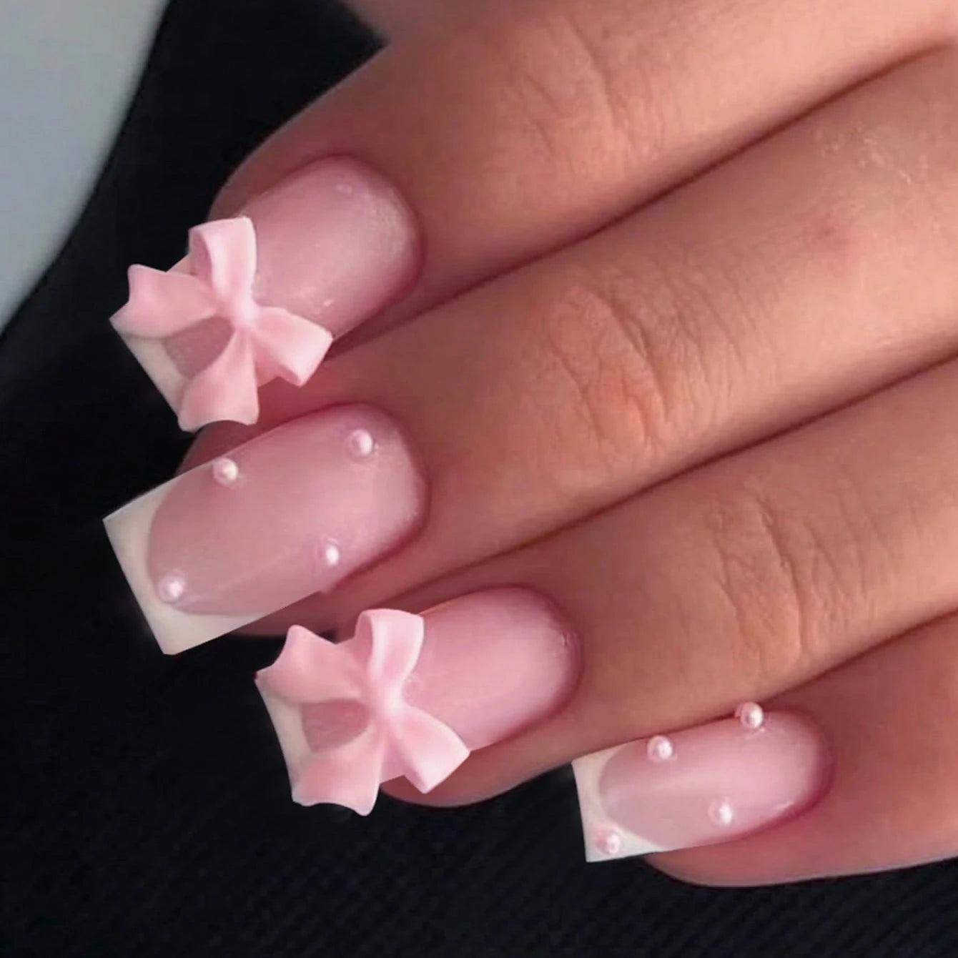 Kit de 24 Faux Ongles French-Manucure élégante en quelque minute