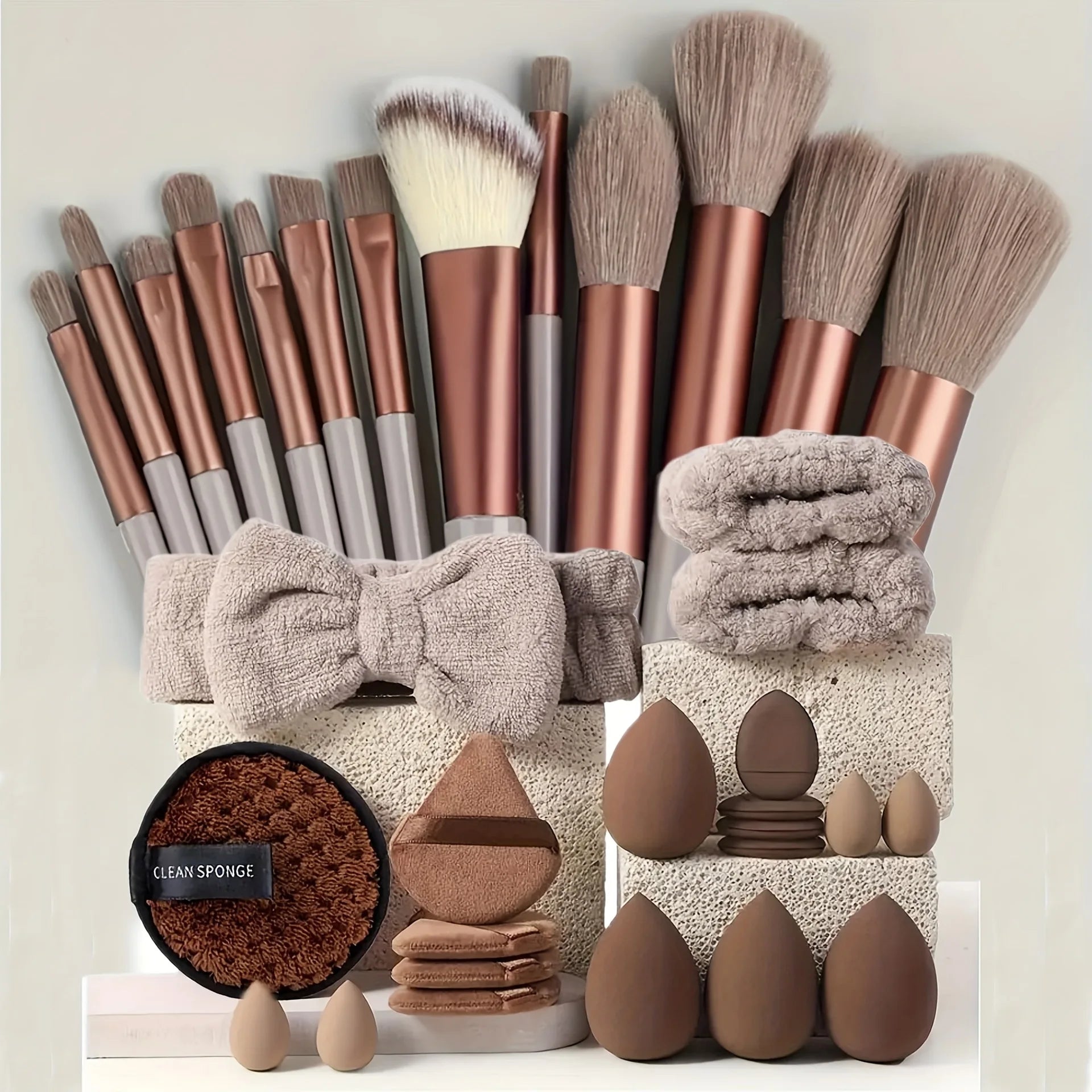 ✨ Coffret Luxe de Maquillage 33 Pièces – Kit Professionnel Complet avec Pinceaux, Éponges Blender & Accessoires Premium