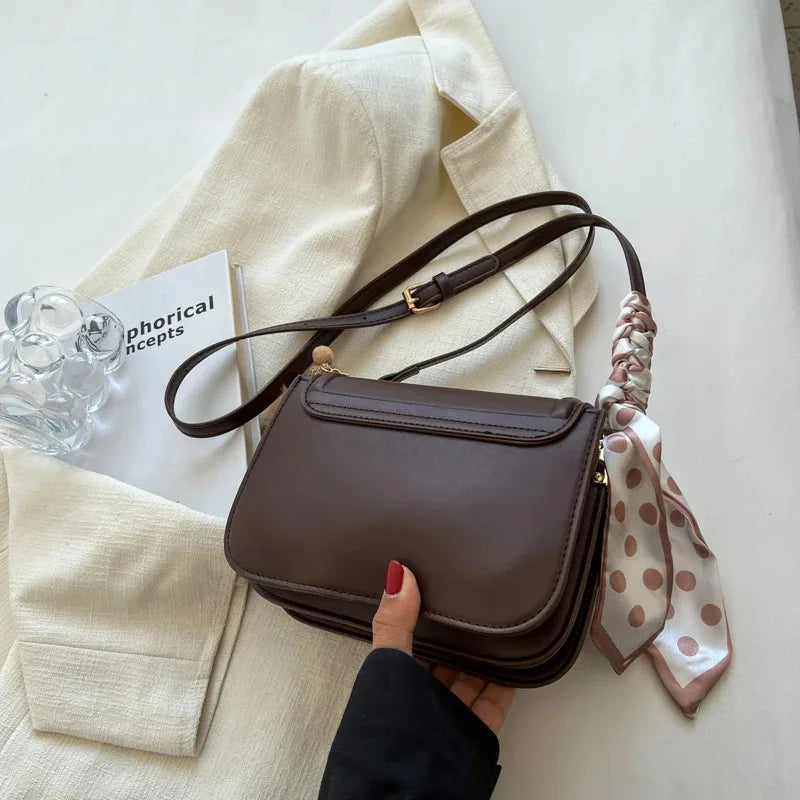 Sac Maison Élégance – Sac à Main Structuré avec Foulard Signature