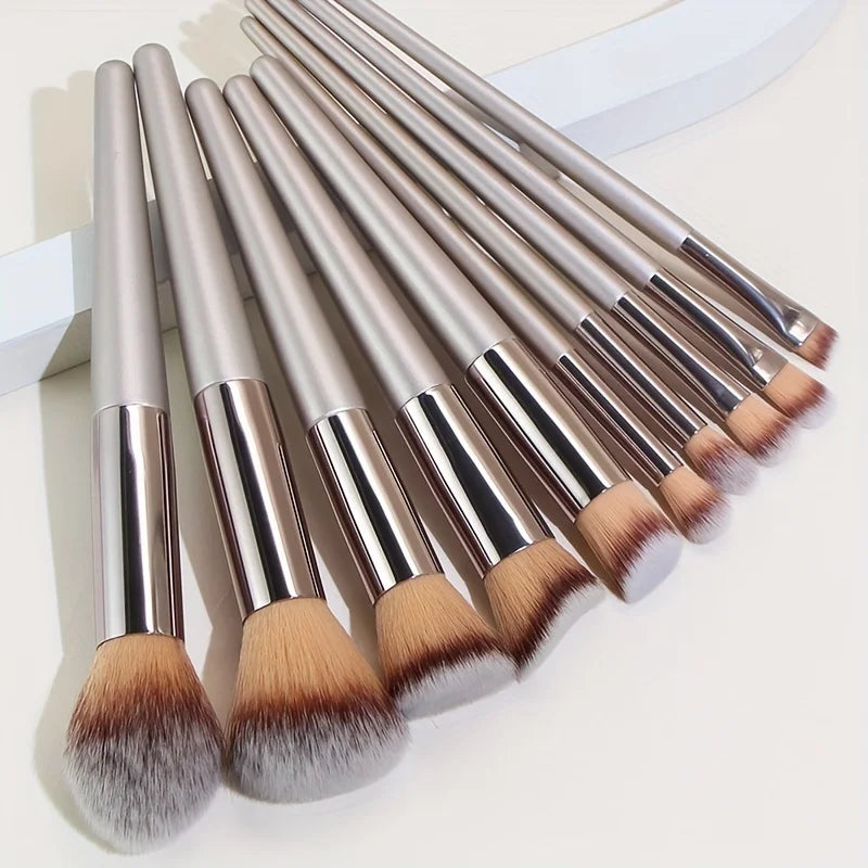 Coffret de 10 Pinceaux de Maquillage Professionnels – Fond de Teint, Poudre, Blush, Correcteur & Fards à Paupières