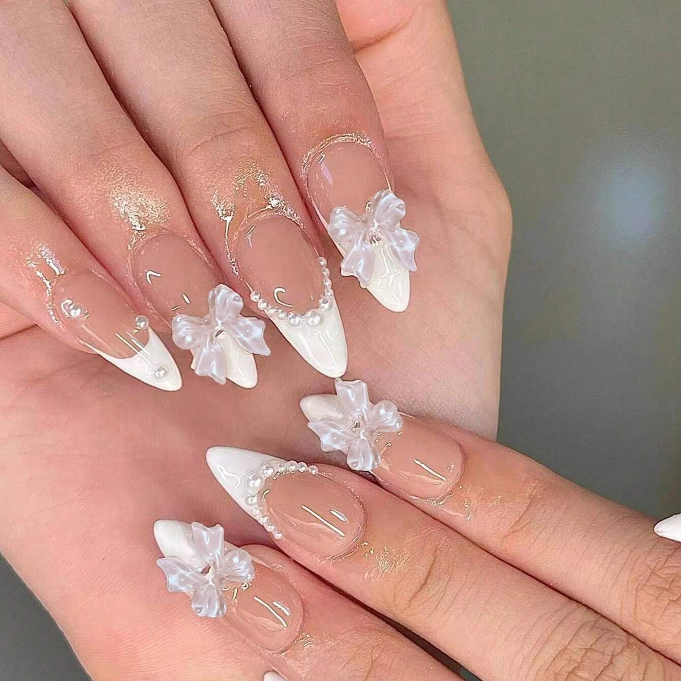Kit de 24 Faux Ongles French-Manucure élégante en quelque minute