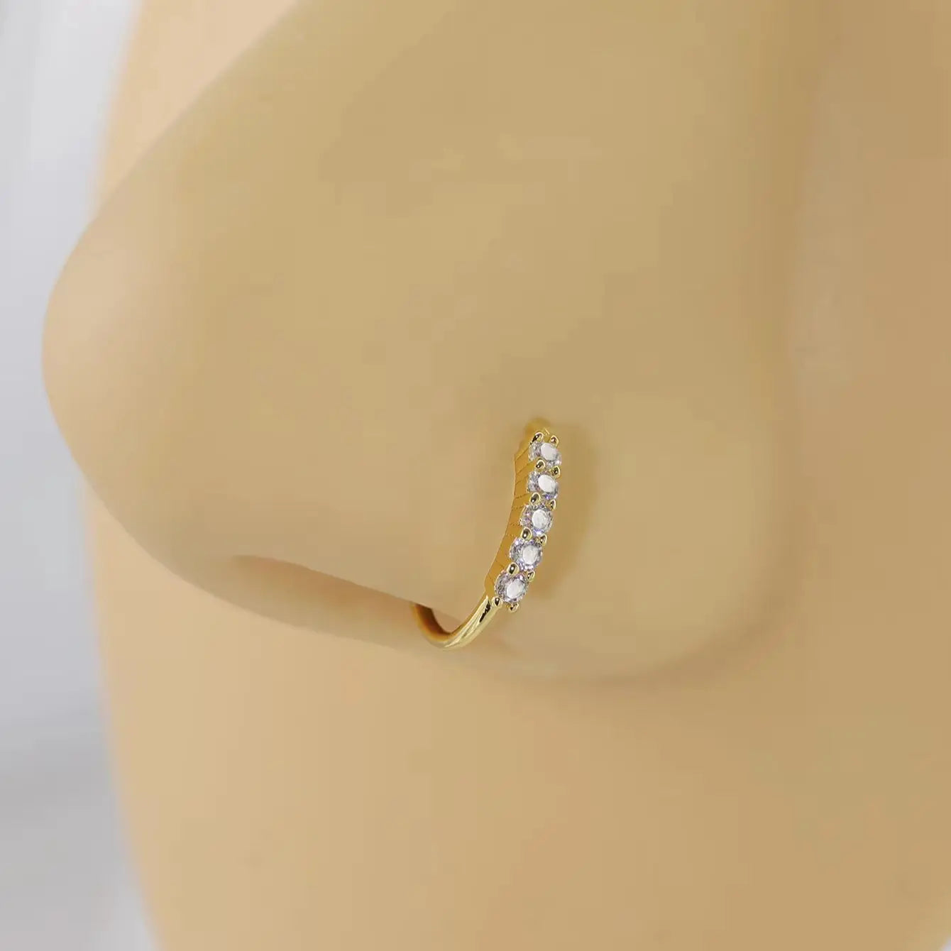 Éclat Impérial™ – Anneau de Nez Serti de Zircons