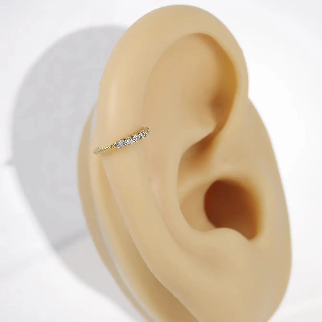 Éclat Impérial™ – Anneau de Nez Serti de Zircons