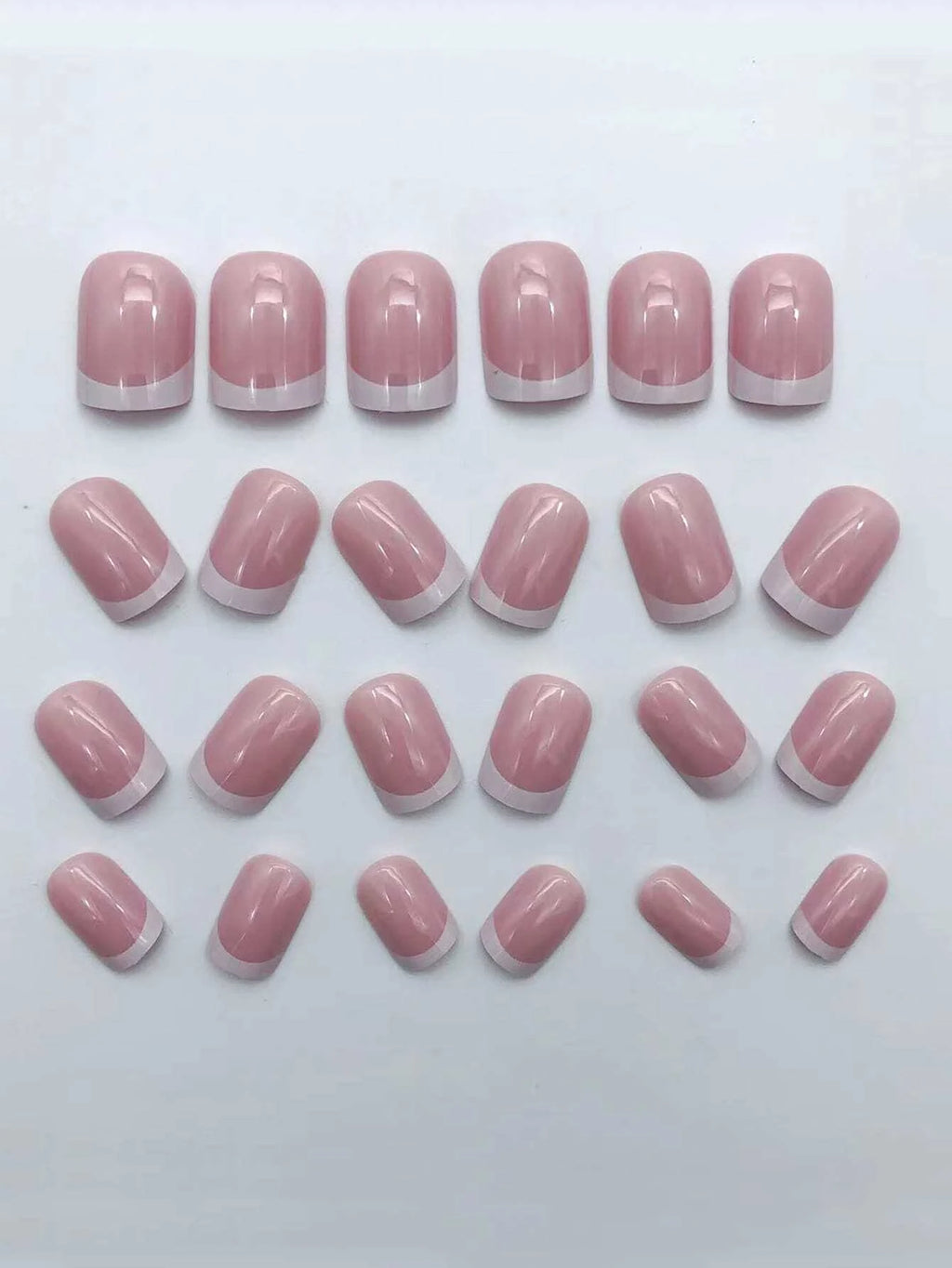Kit de 24 Faux Ongles French-Manucure élégante en quelque minute