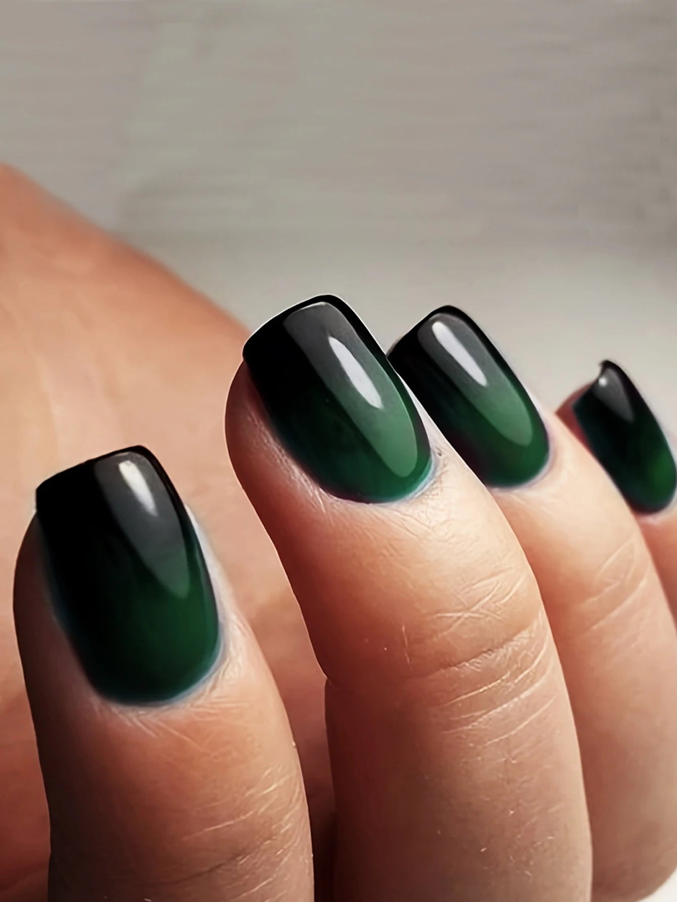 Kit de 24 Faux Ongles French-Manucure élégante en quelque minute