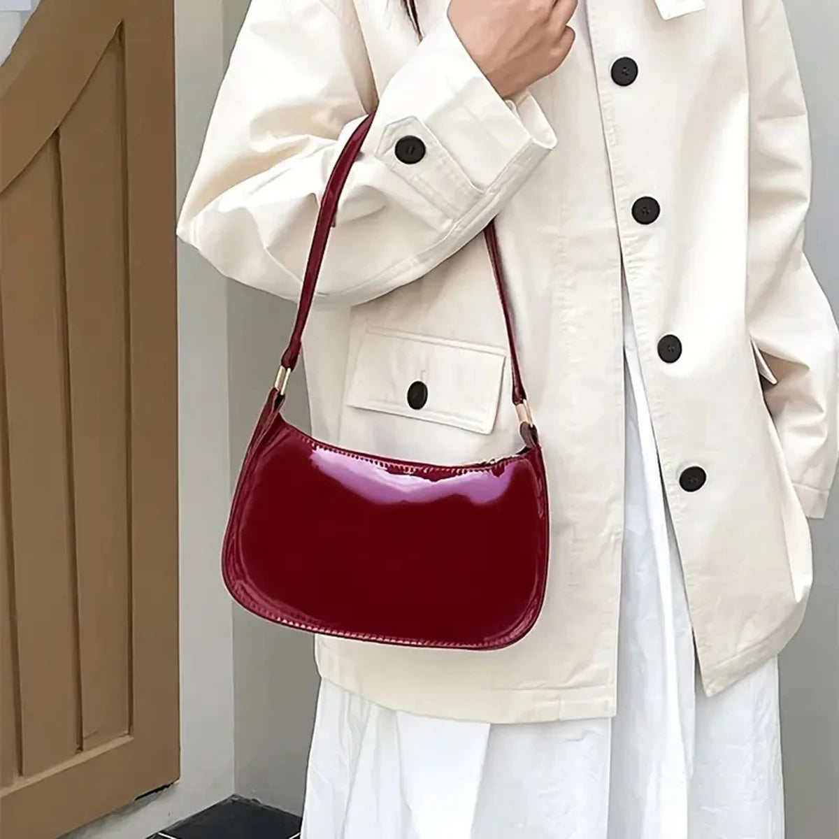Sac à Main Verni Rouge – Élégance Rétro pour Femme