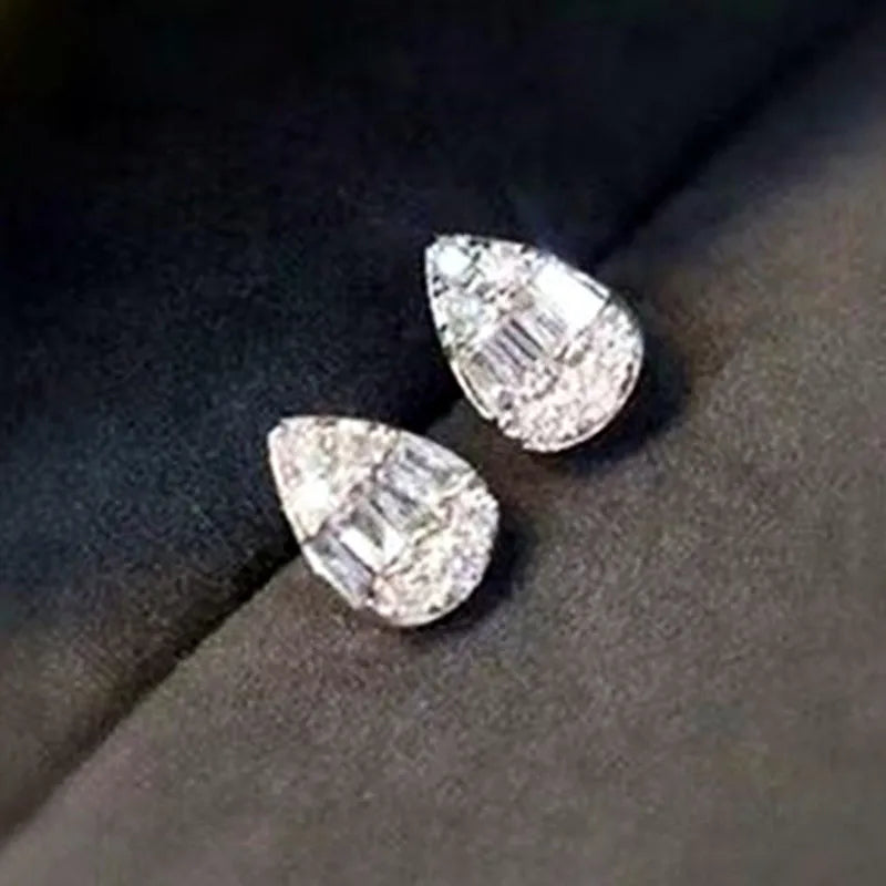 Diamant Élégance™ – Boucles d’Oreilles Goutte au Design Haute Joaillerie