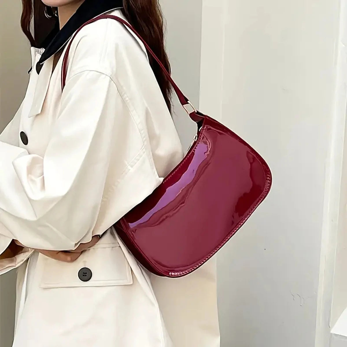 Sac à Main Verni Rouge – Élégance Rétro pour Femme