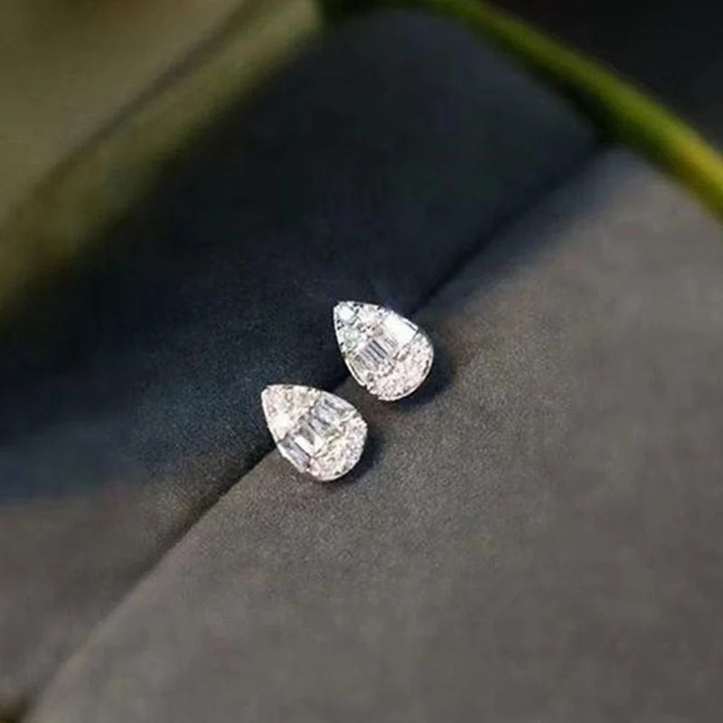 Diamant Élégance™ – Boucles d’Oreilles Goutte au Design Haute Joaillerie