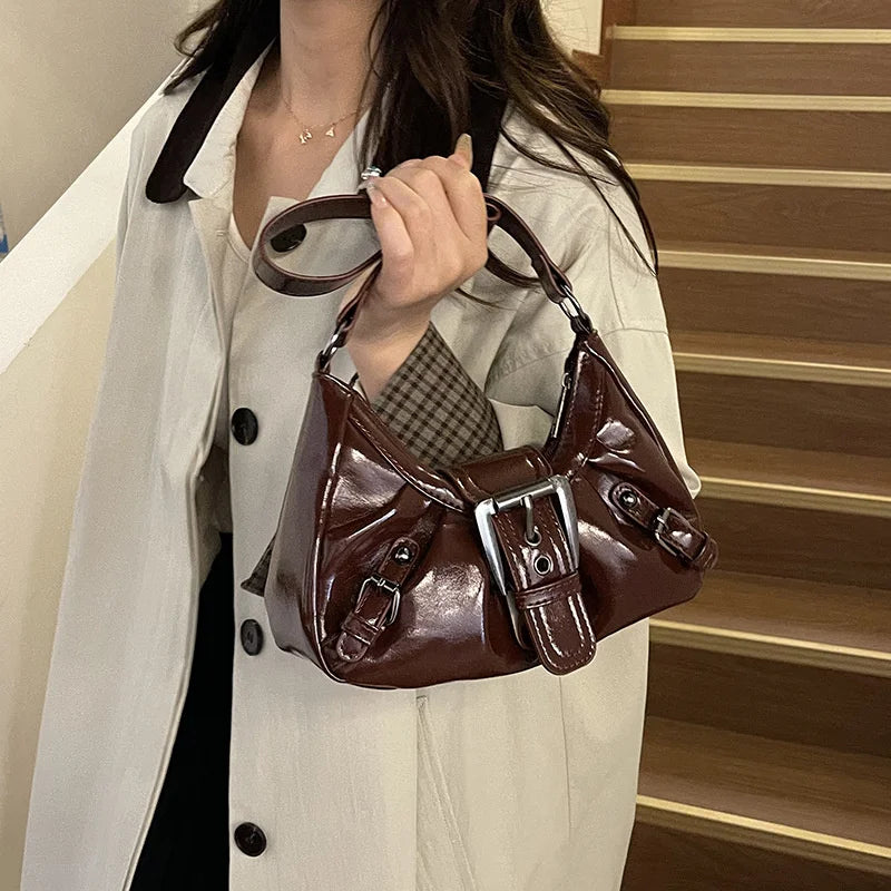 Sac Héritage – Sac à Main Plissé à Boucles Signature