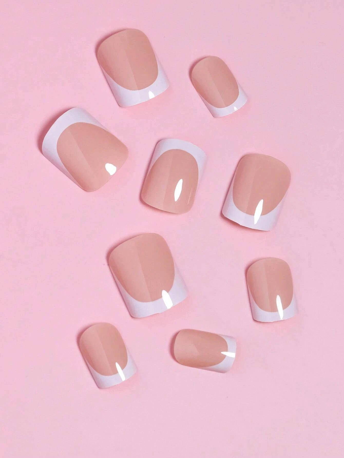 Kit de 24 Faux Ongles French-Manucure élégante en quelque minute