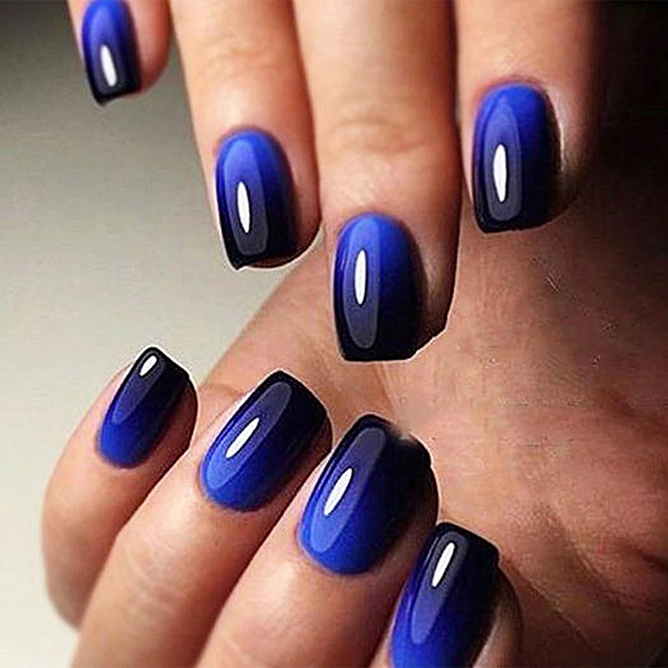Kit de 24 Faux Ongles French-Manucure élégante en quelque minute