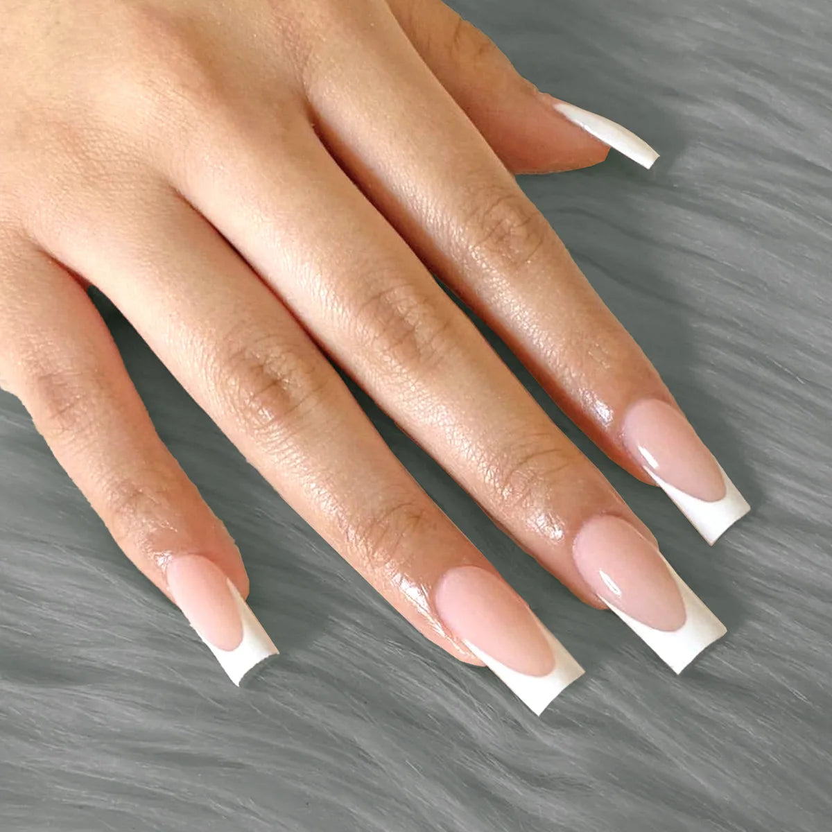 Kit de 24 Faux Ongles French-Manucure élégante en quelque minute