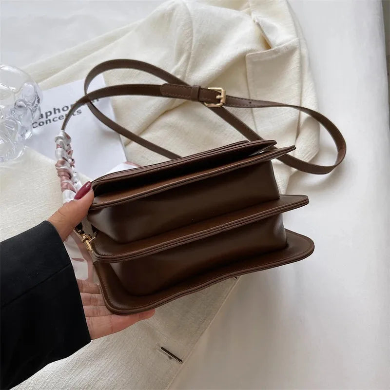 Sac Maison Élégance – Sac à Main Structuré avec Foulard Signature
