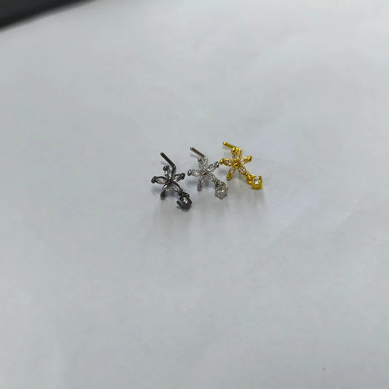 Piercing de Nez Fleur en Cristal – Élégance Florale Dorée