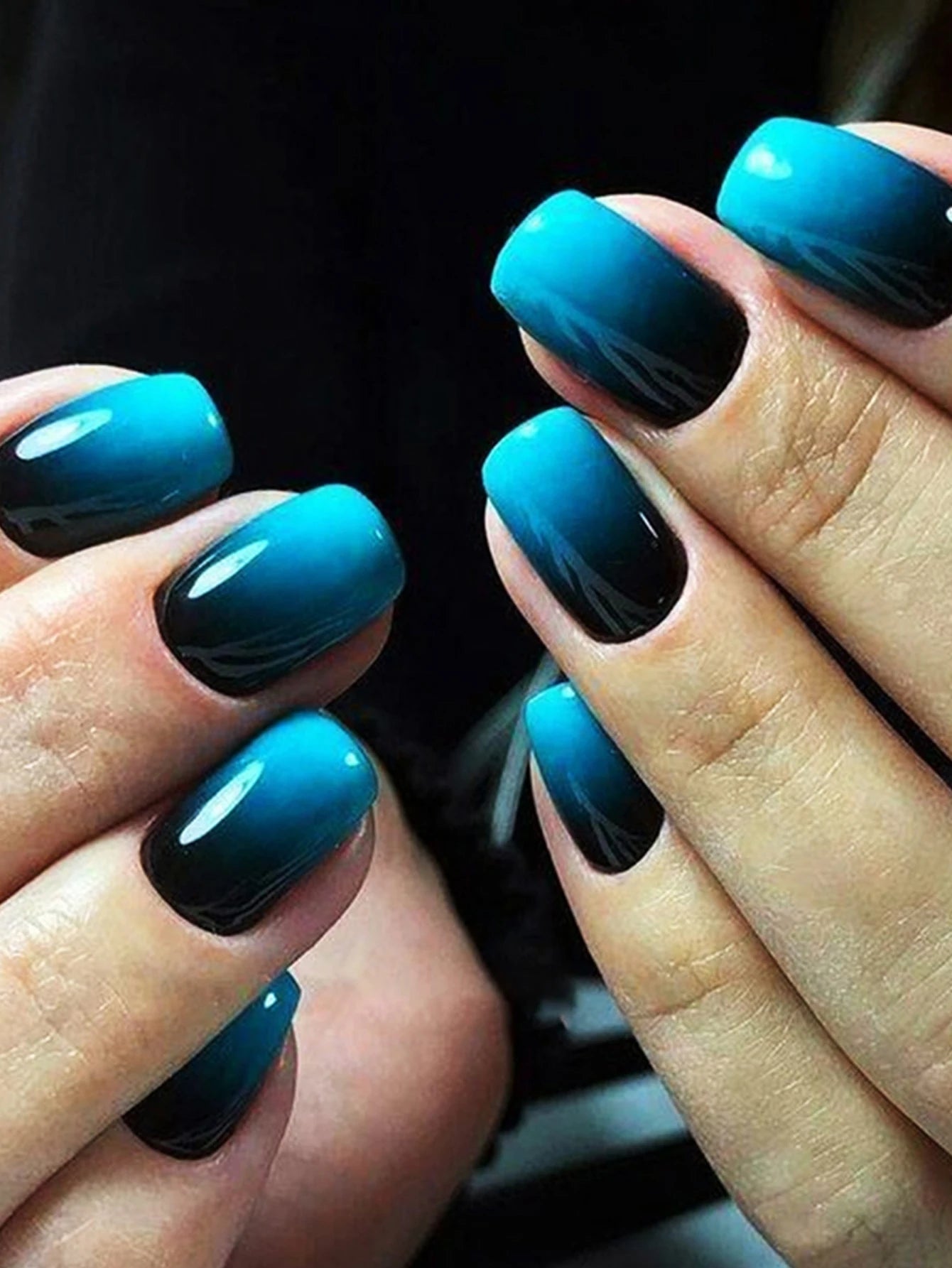 Kit de 24 Faux Ongles French-Manucure élégante en quelque minute