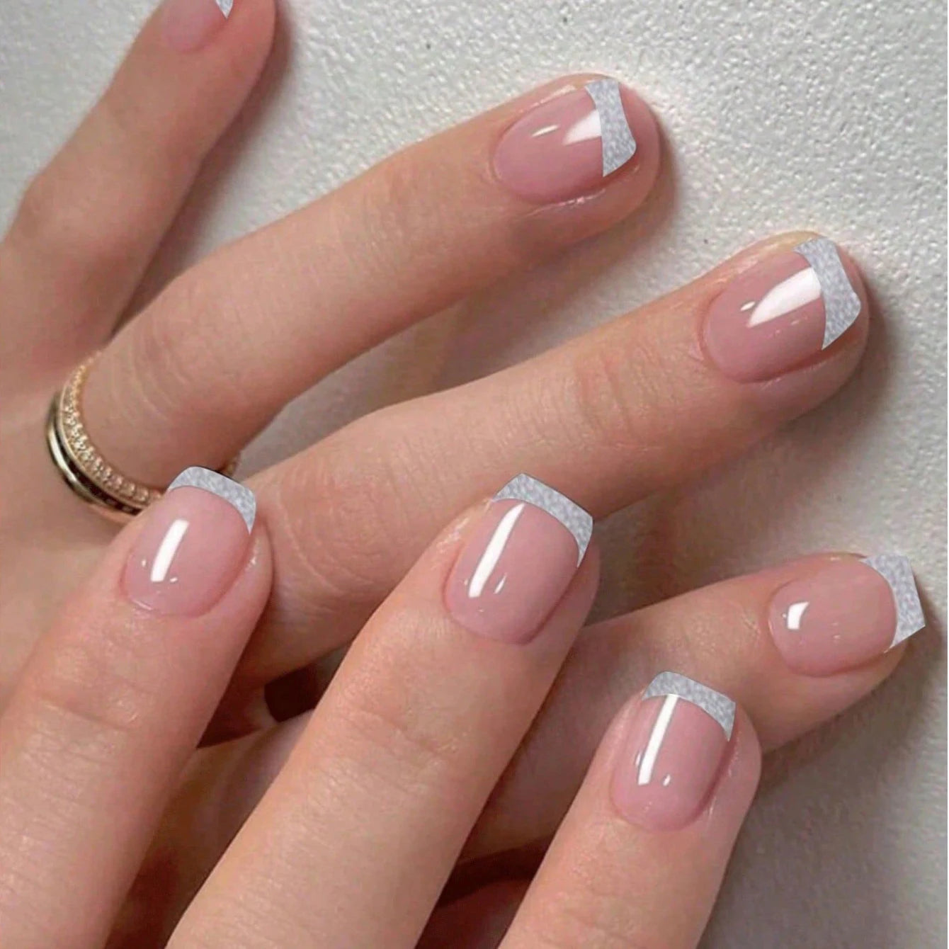 Kit de 24 Faux Ongles French-Manucure élégante en quelque minute