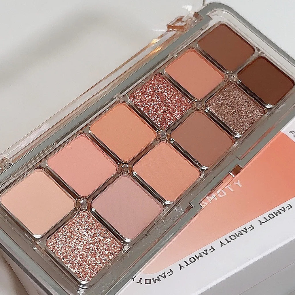 Palette Signature Nude 12 Couleurs – Fards à Paupières Velours Longue Tenue