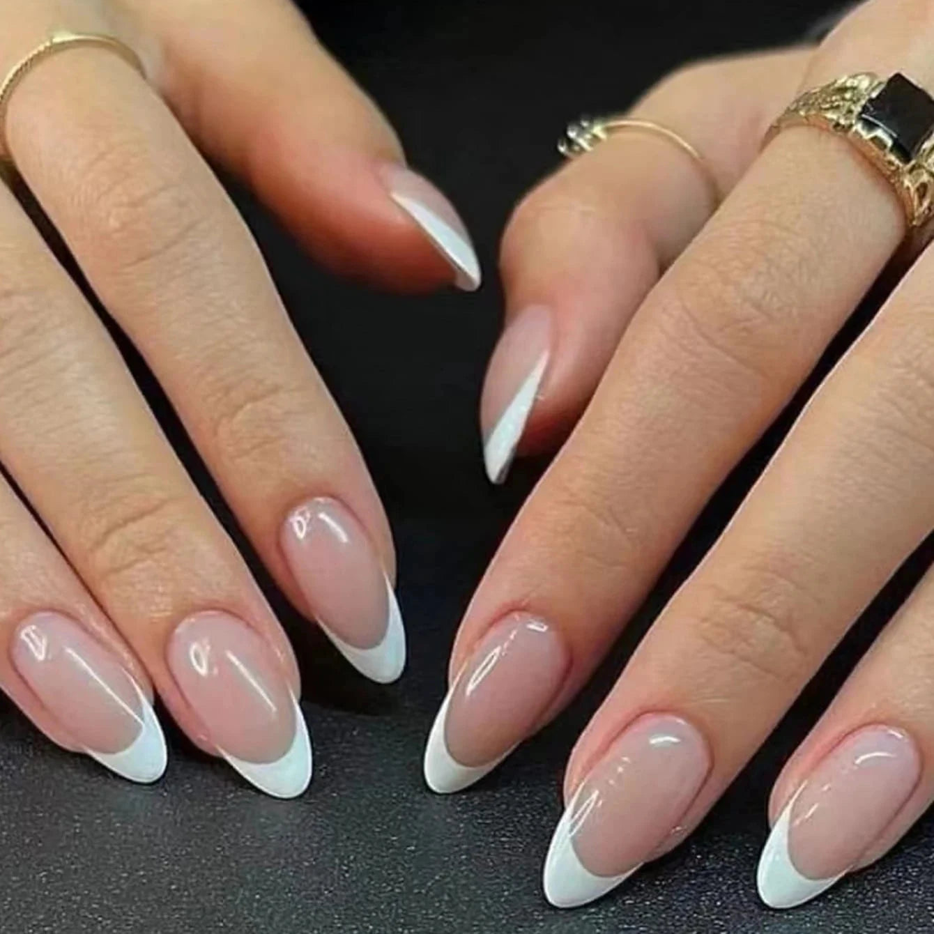 Kit de 24 Faux Ongles French-Manucure élégante en quelque minute